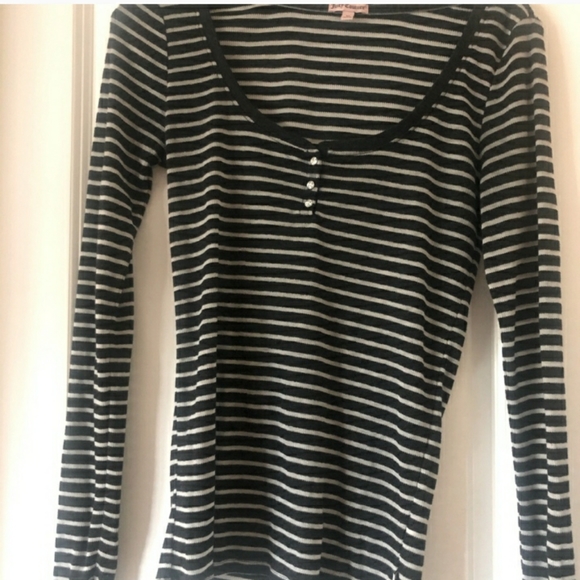 Juicy Couture Tops - Juicy Couture long sleeve scoop neck top, size M